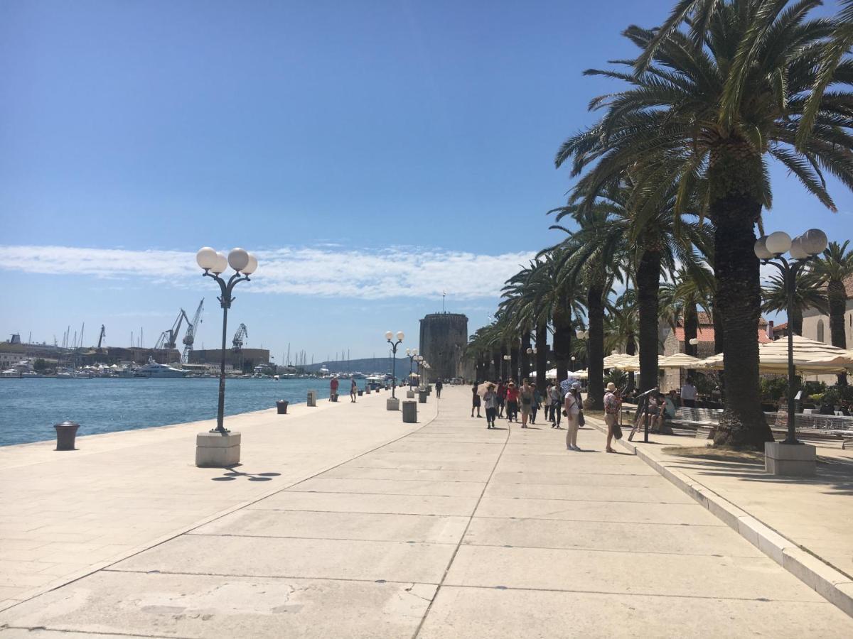 Blue Shell Trogir Apartment ภายนอก รูปภาพ