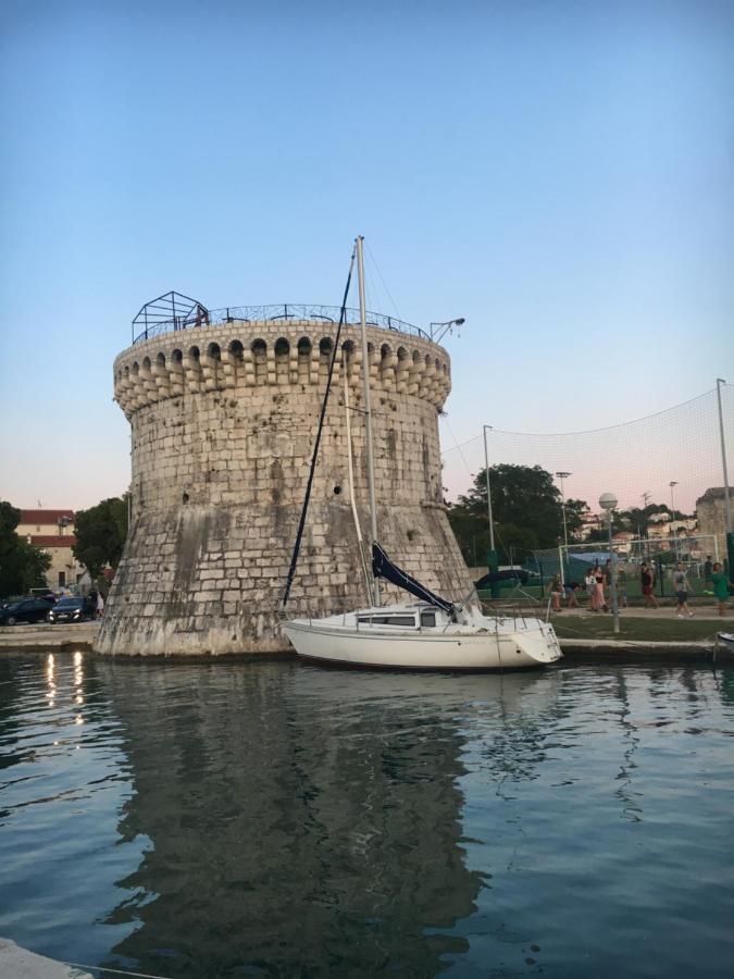 Blue Shell Trogir Apartment ภายนอก รูปภาพ