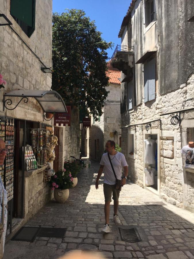 Blue Shell Trogir Apartment ภายนอก รูปภาพ