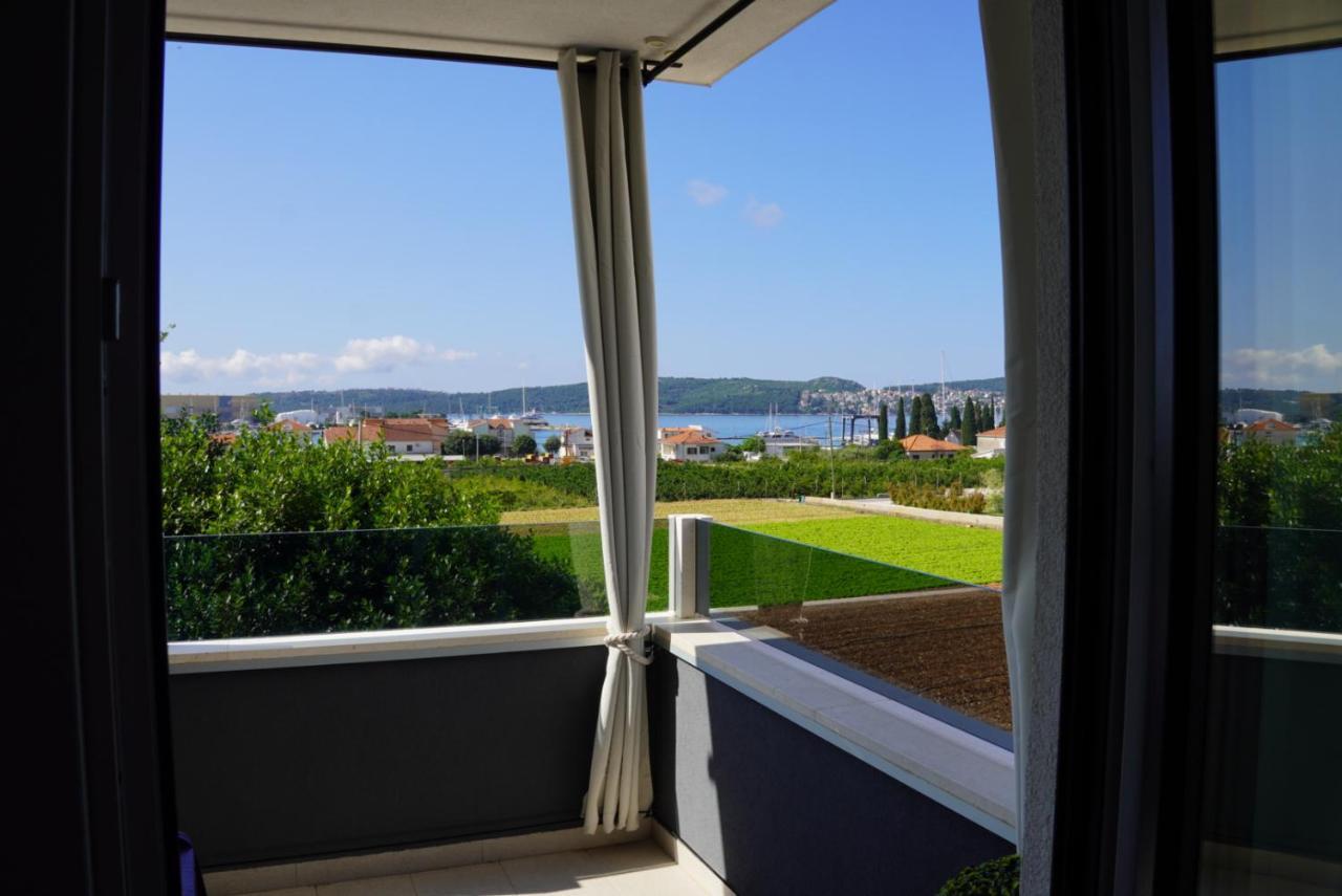 Blue Shell Trogir Apartment ภายนอก รูปภาพ