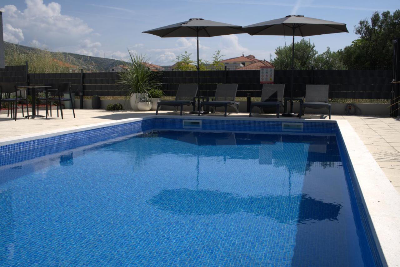 Blue Shell Trogir Apartment ภายนอก รูปภาพ
